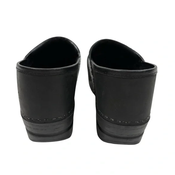 Dansko 40 Womens Solid Black Slip On Clogs Career Work Office Comfort Nurse Shoe - Picture 4 of 10